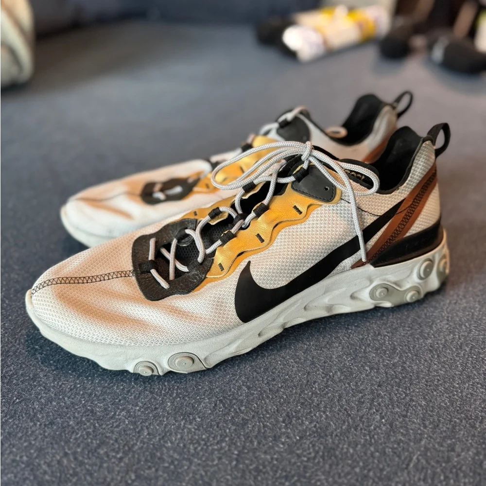 Nike Running Shoes - Picture 1 of 7
